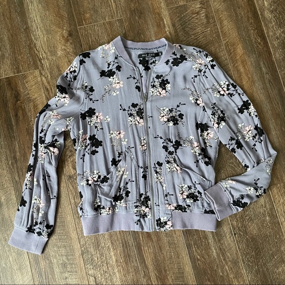 Max Jeans Jackets & Blazers - Max Jeans Bomber Jacket